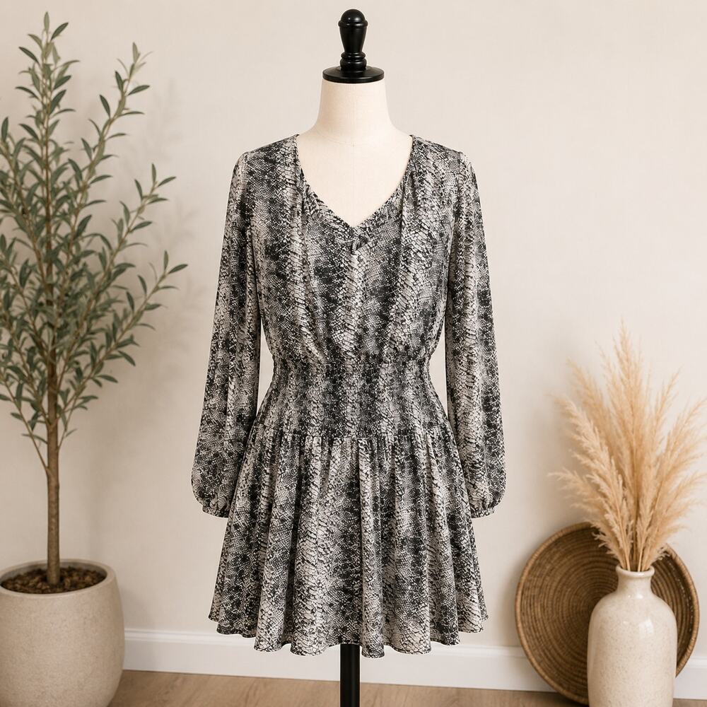 NWT Veronica M Black + White Snake Print Dress Size Medium